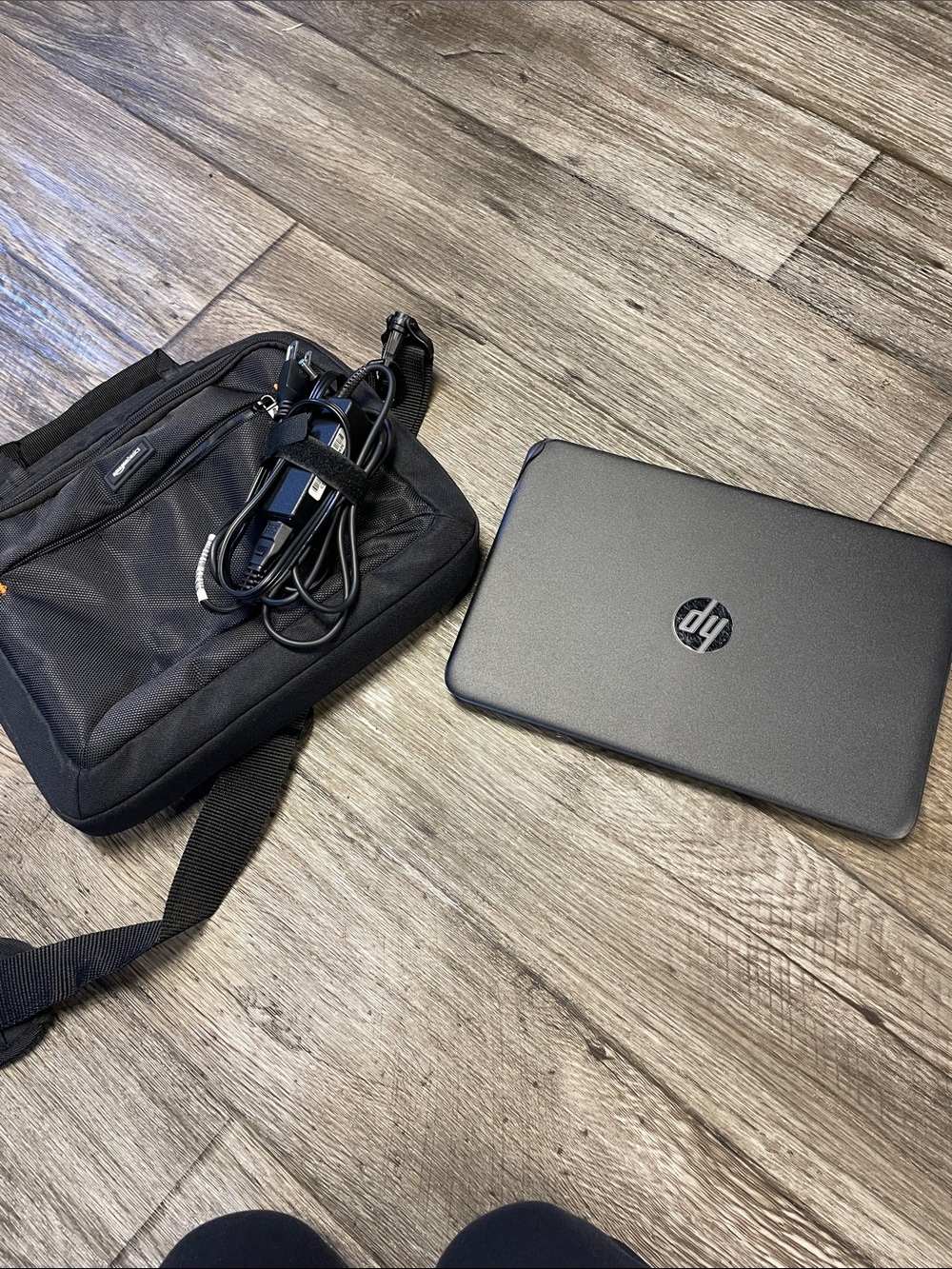 HP Stream 11 Pro G2 Laptop in Black with Carry Case
